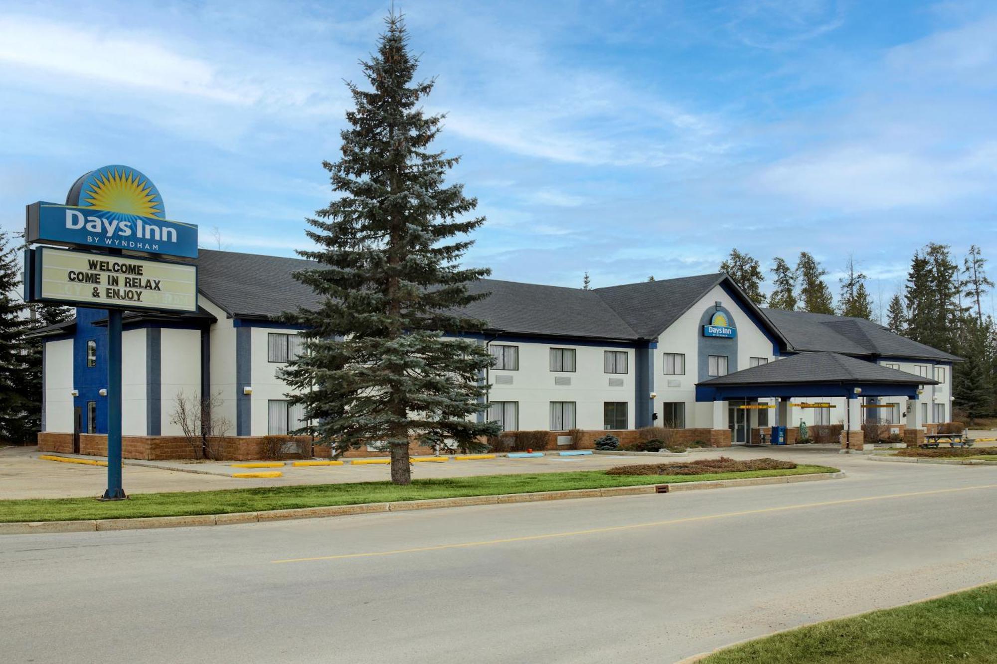 Days Inn By Wyndham Whitecourt Esterno foto