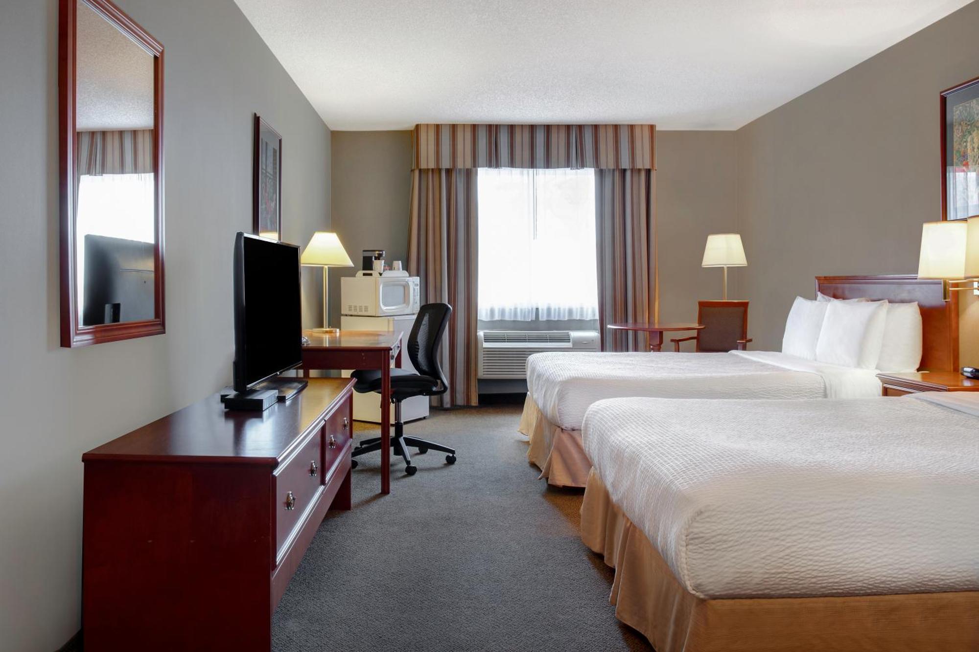 Days Inn By Wyndham Whitecourt Esterno foto