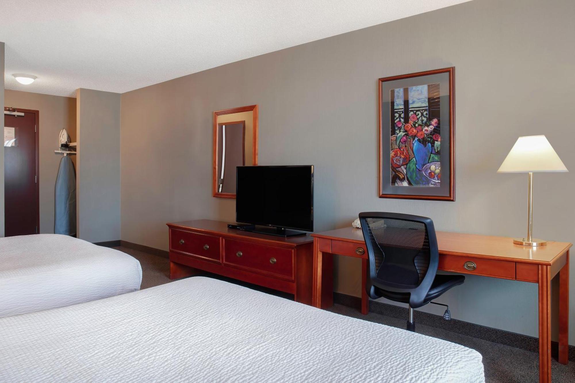 Days Inn By Wyndham Whitecourt Esterno foto